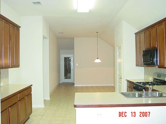 Open kitchen/dining/family