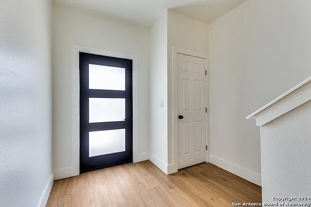 3 bed, 2.5 bath, 1394 sqft, $1,675 — Photo 3