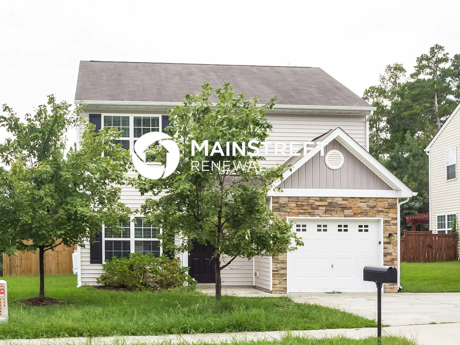 811 Woodside Park Ln — Photo 2