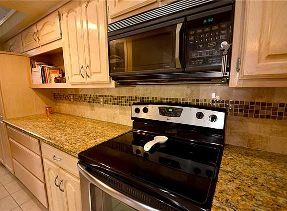 4th image of 2964 Crystal Springs Ln