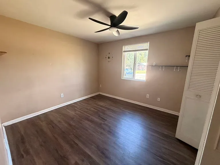 2251 Danforth Ave — Photo 9