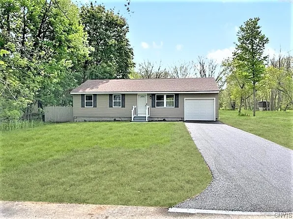 148 Sanford Ave, Clinton, NY 13323