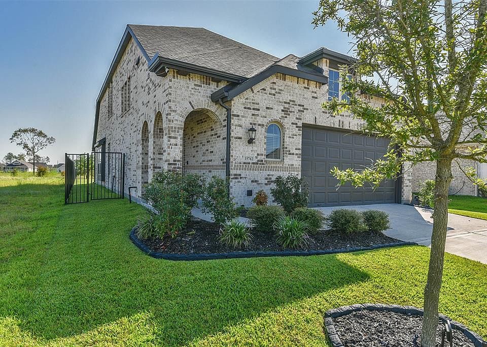 1st image of 15762 Cairnwell Bend Dr