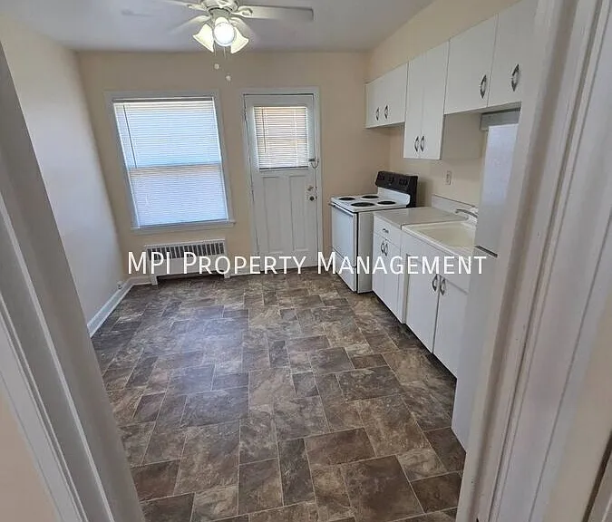 336 N 75th St #12 — Photo 9