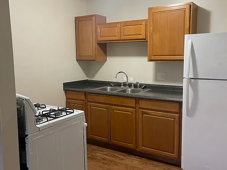 Colonial Estates — Photo 20