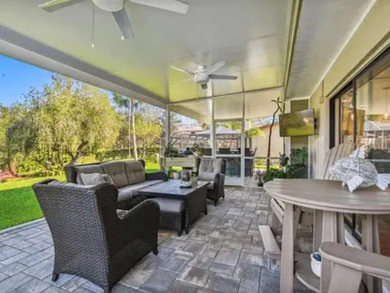 1326 Corner Oaks Dr — Photo 18