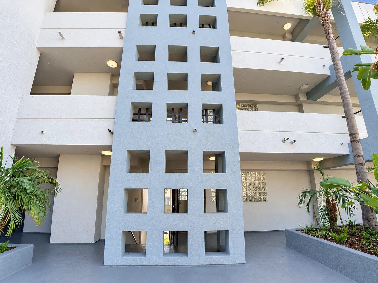 II657 Oxnard St, Unit 101 — Photo 4
