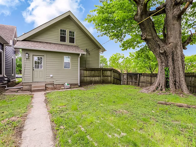 910 Sanders St — Photo 40