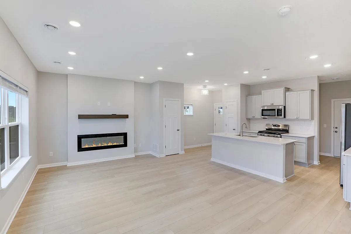 Building Photo - 13616 Busch Ln