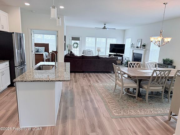 5th image of 49 Reserve Dr