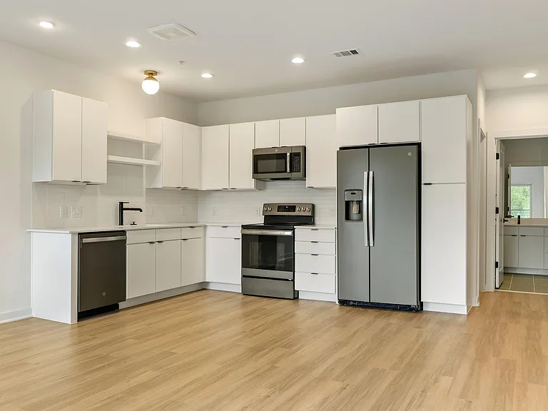 100 W Mockingbird Ln #305 — Photo 10