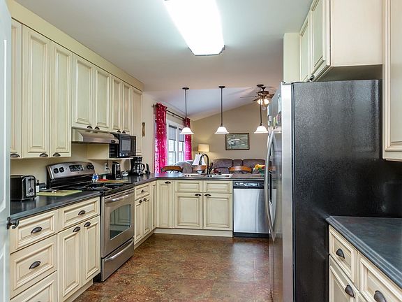2nd image of 1211 Landon Dr