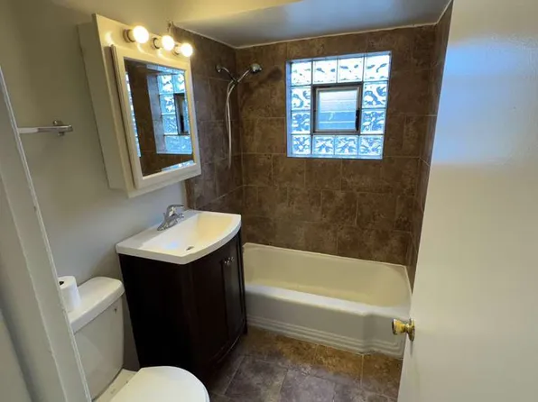 846 S 21st Ave APT 1E, Maywood, IL 60153