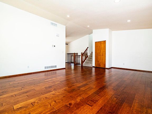 5th image of 2742 W Redbud Dr
