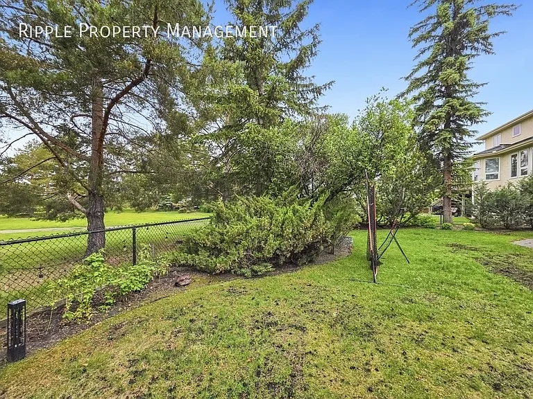 138 Mount Robson Close SE — Photo 55