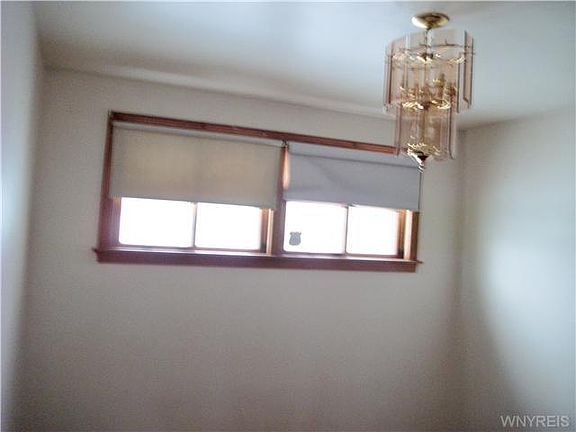 3rd image of 662 Park Ave