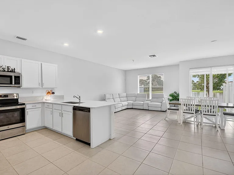 6933 N Harbours Edge Ave #0 — Photo 3