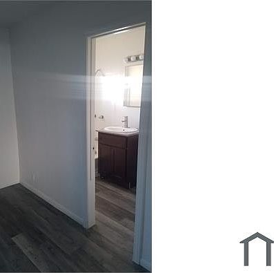 2nd image of 404 W Van Buren Ave APT 3