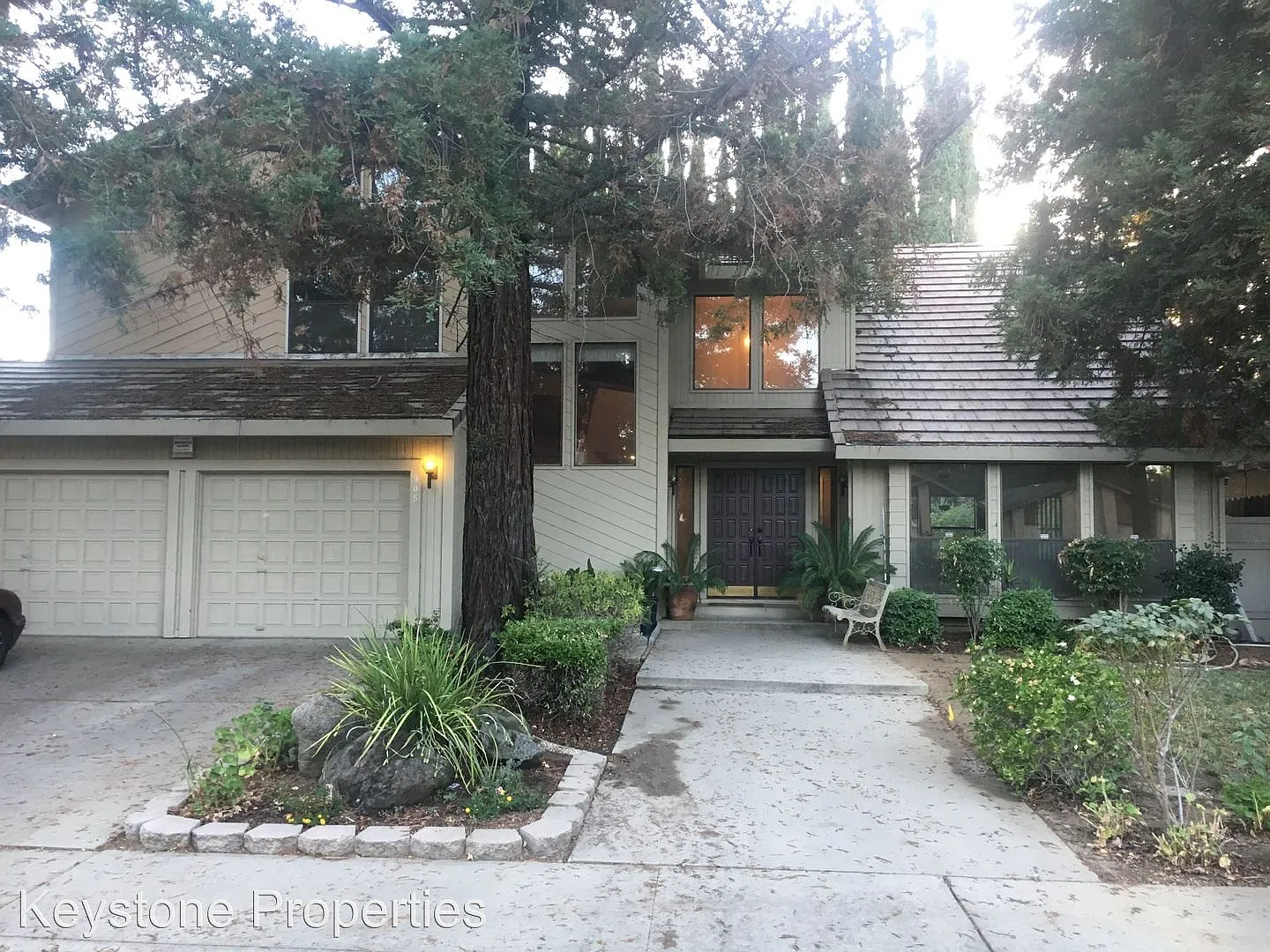905 Fontana Ct photo 1