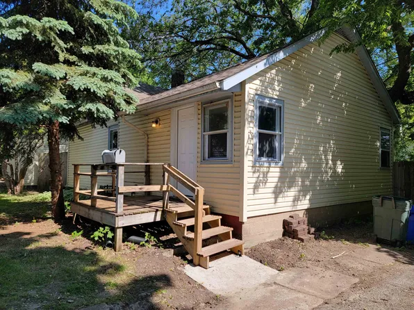 215 Dougherty Pl, Rockford, IL 61107