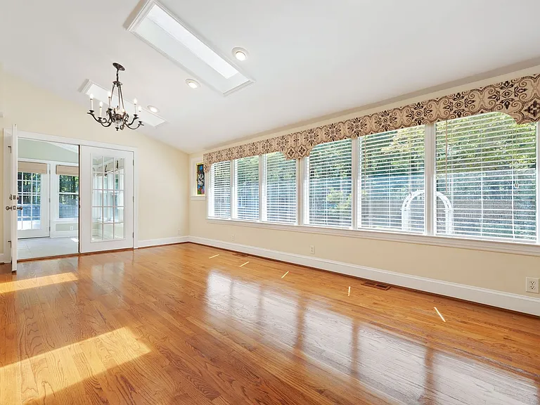 5419 Valinda Dr — Photo 6