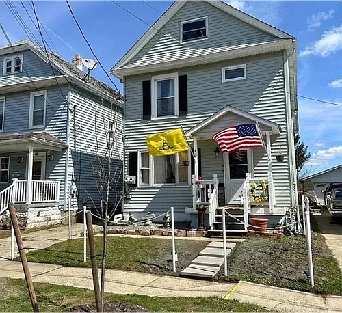48 Cowing St #2 Photo 1