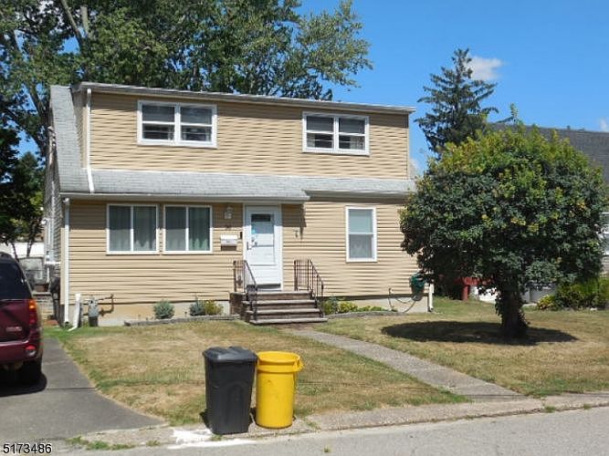 2nd image of 30 Oak St