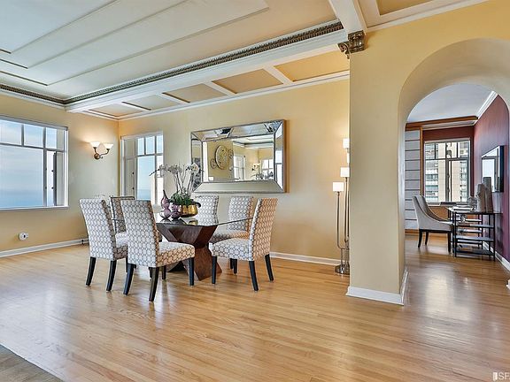 5th image of 1101 Green St #1902