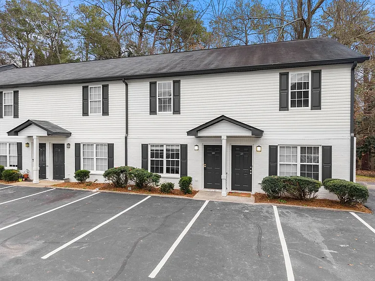 Brookwood Townhomes — Photo 20