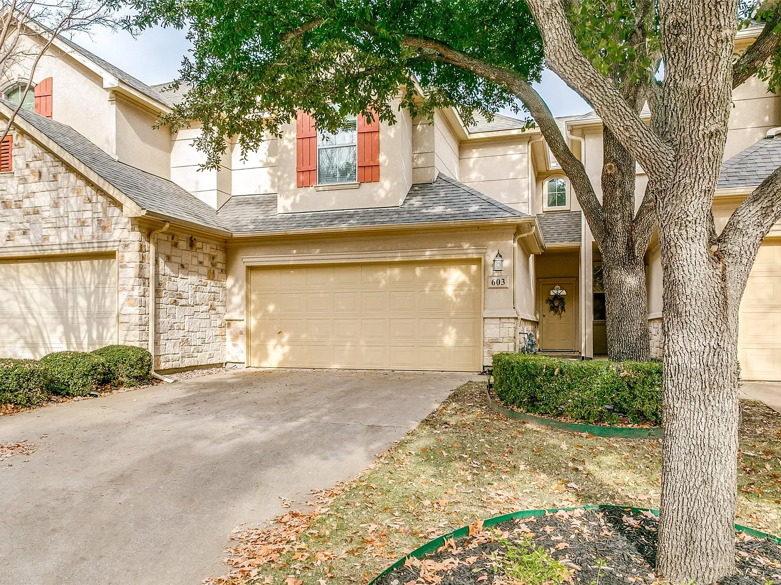 2 bed, 2.5 bath, 1480 sqft, $2,400 — Photo 1