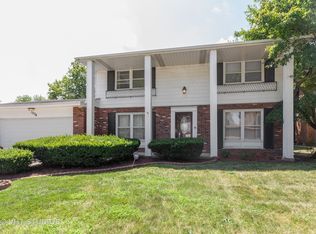 1034 W Strieff Ln, Glenwood, IL