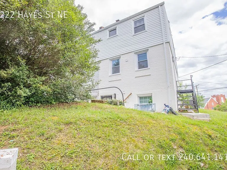 5222 Hayes St NE — Photo 7