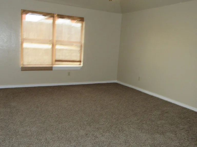 4424 NW Wolf Creek Blvd — Photo 10