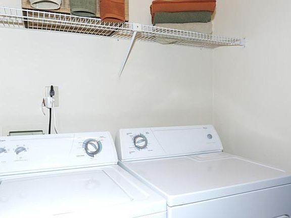 2nd image of 837 Crossing Ct APT 201