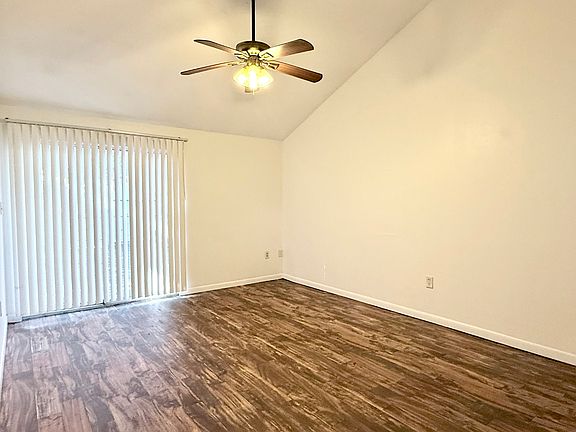 4th image of 2 Viking Dr NW APT B