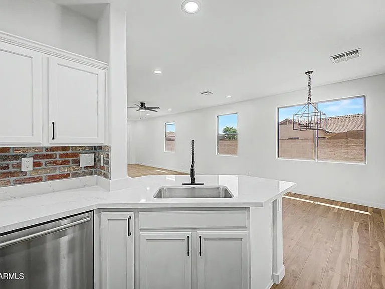 39606 N Prairie Ln — Photo 11