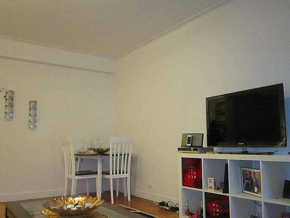 4th image of 208 E 28th St APT 2M