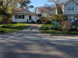 73 Coventry Ave, Mastic, NY 11950