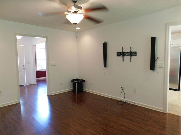 3rd image of 234 Indian Springs Cir