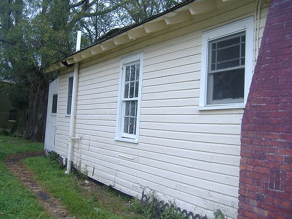 4th image of 1183 W 23rd St