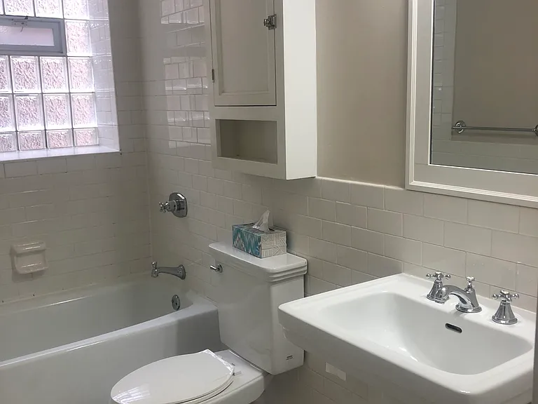 2706 W Ainslie St #2E — Photo 16