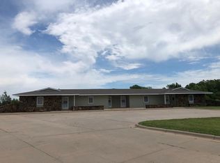 728 Crazy Horse Rd APT 7, Hutchinson, KS 67502