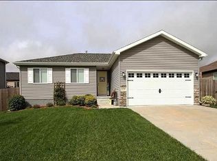 1015 Hickory St, Hickman, NE 68372