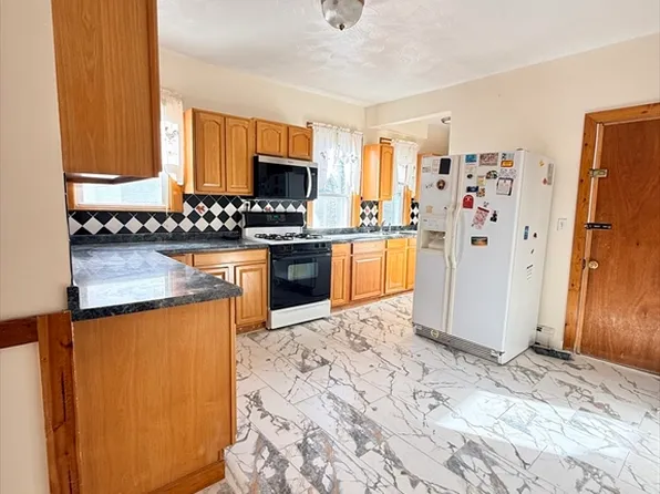 253 Norfolk St #3, Dorchester Center, MA 02124