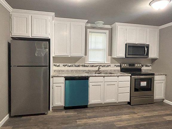 3rd image of 2202 Huntington Ave