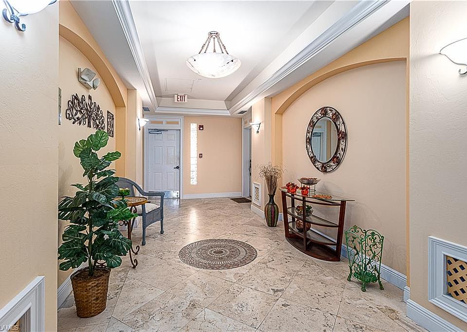 1st image of 1524 SW 50th St APT 303