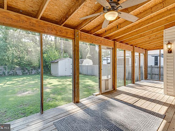 2nd image of 553 Munroe Cir