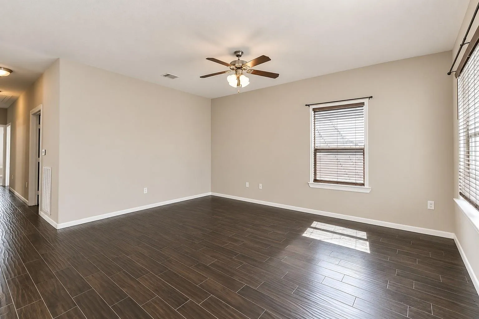 3 bed, 2.0 bath, 1508 sqft, $2,150 — Photo 4