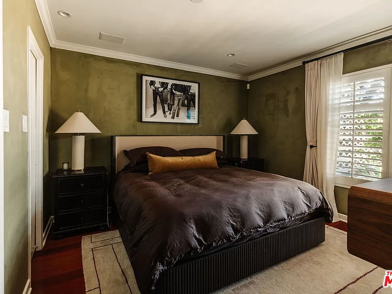 1219 Sunset Plaza Dr #3 — Photo 12