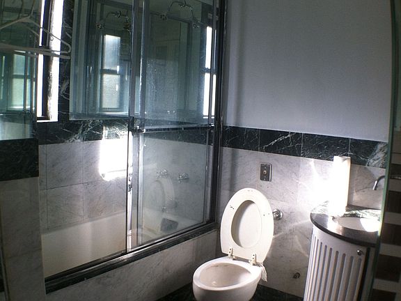 2nd image of 310 E 55th St APT 11F